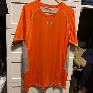 Men’s xxl under Armour shirt